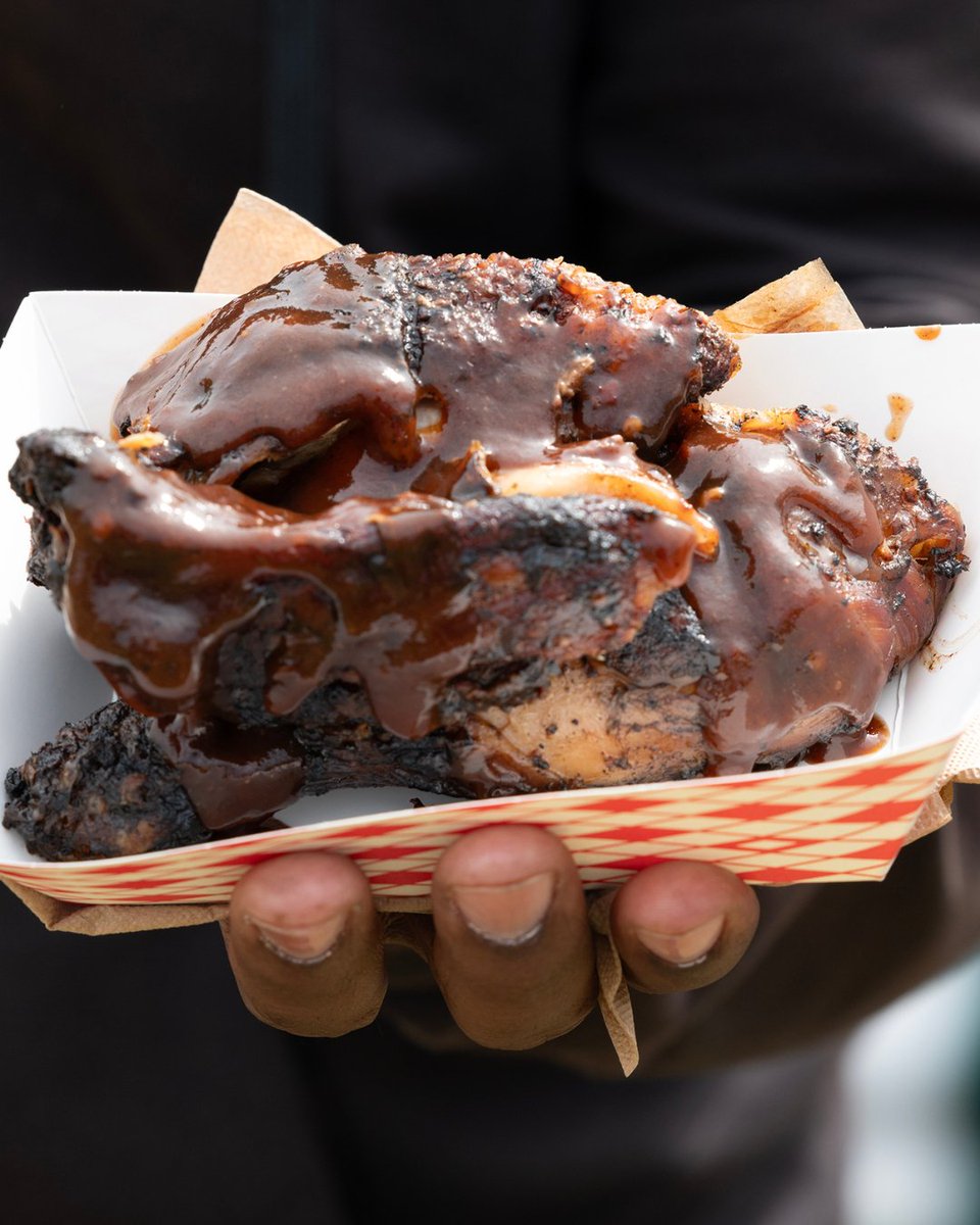 FQFestNOLA's tweet image. Festivals are a marathon, not a sprint. Feel your best at the fest with our partner @lcmchealth.
Find the LCMC Health Heart logo on select menu items for lighter but flavorful options.
Hydrate at the Official Festival Beverage Booths to keep the good times rolling all day long.