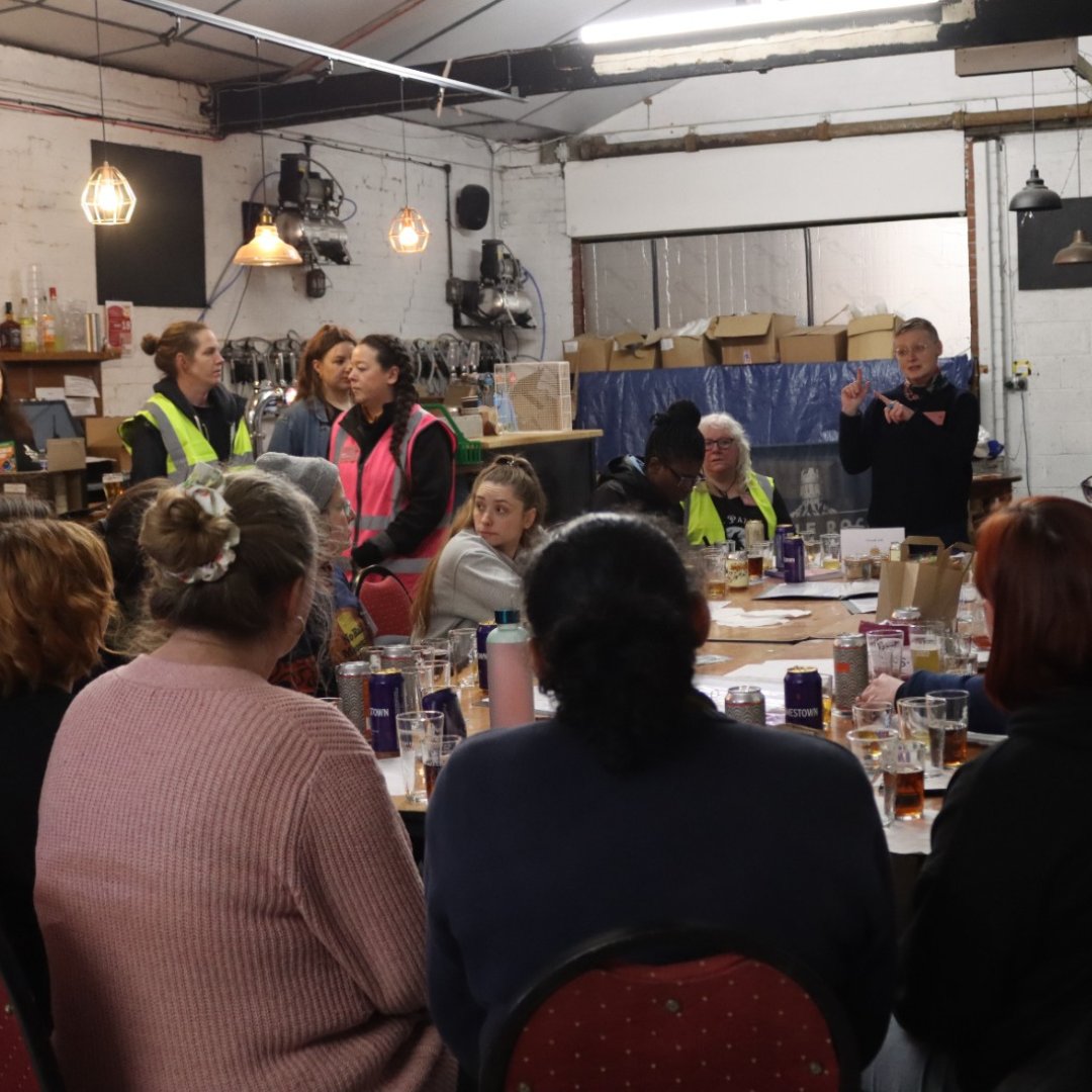 CAMRA_Official's tweet image. 📖 Laura Hadland&apos;s @Morrighani article on @IWCBD’ is on our #LearnandDiscover platform!
🍻 Learn the history of #IWCBD, how the Unite beer series gives brewers freedom to brew beers &amp;amp; meet #IWCBD&apos;s new organisers @womenontap.
👉 Read here: orlo.uk/UJ9xs
📸 Laura Hadland