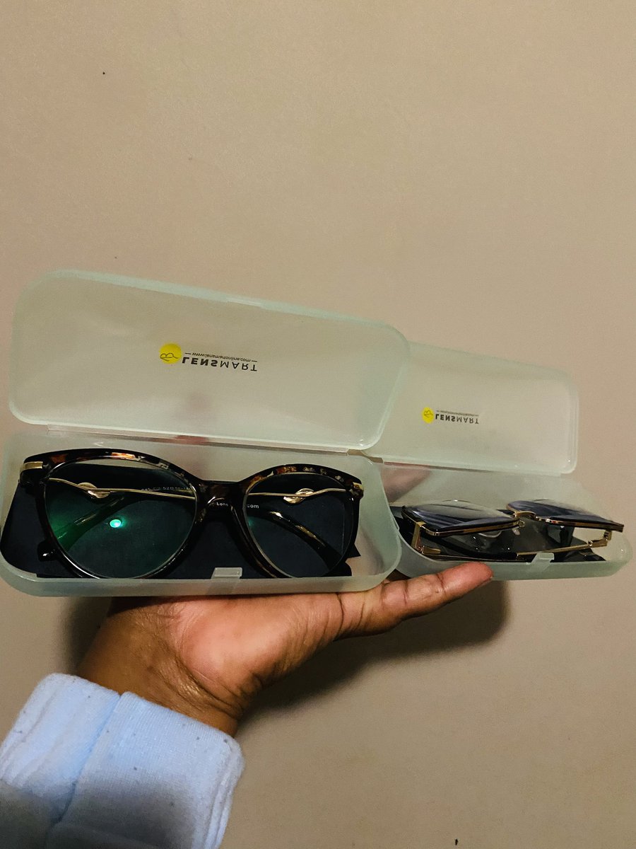 tsakihyp's tweet image. In Feb I went to an Optometrist for eye check ups. Lol, i was quoted 5K for a pair of glasses. I decided to ask for my prescription. Yes, they gave me a bombastic side eye but eventually gave in. I uploaded my prescription on Lensmart and paid R1500 for these two🥹. Do with this…