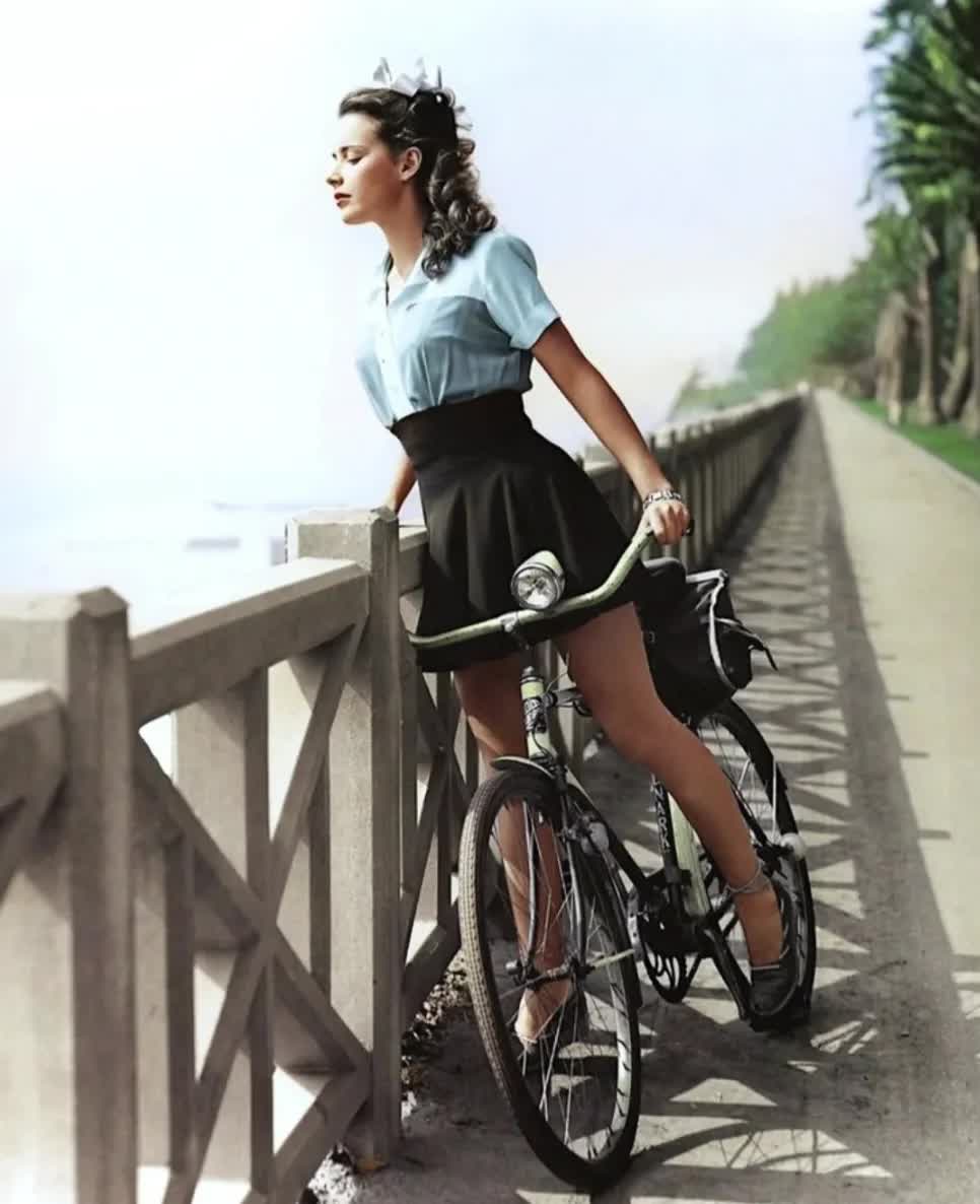 Hollywood's "Girl next door" Susan Peters in 1943