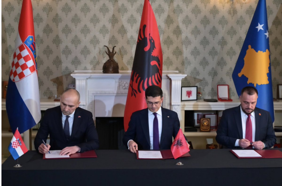 Stara izreka kaže da su komšije važnije i od familije. Vesela trojka dragih komšija pozvala je i Bugare, a očekujem i Federaciju BiH da se organizuju i 'druže'. Vjerovatno da nastave dobru tradiciju i lijepe odnose sa Srbima. Pretpostavljam da su dobrota i ljubav u pitanju.