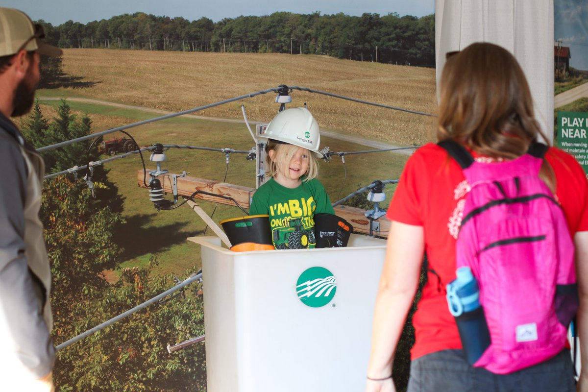 Georgia_EMC's tweet image. It's #AgWeek! Georgia's EMCs are honored to provide support to GA’s ag community. By sponsoring and participating in youth agricultural programs, the centennial farms program, local ag extension agencies and the annual Sunbelt Ag Expo, EMCs are committed to the future of Ag!