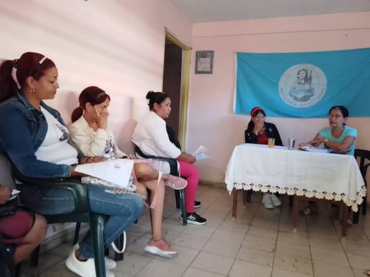 #DesdeAmancio
#RadioMaboas 

📌 El funcionamiento de la organización, la prevención, la atención social y el proceso aniversario 65, entre otros temas fueron debatidos por las miembros del Secretariado de la Federación de Mujeres Cubanas en #Amancio