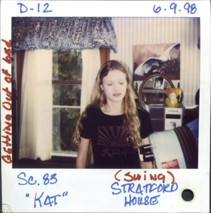 TheCinesthetic's tweet photo. julia stiles bts polaroids for 10 things I hate about you, 1999 https://t.co/NY4kXgubxT