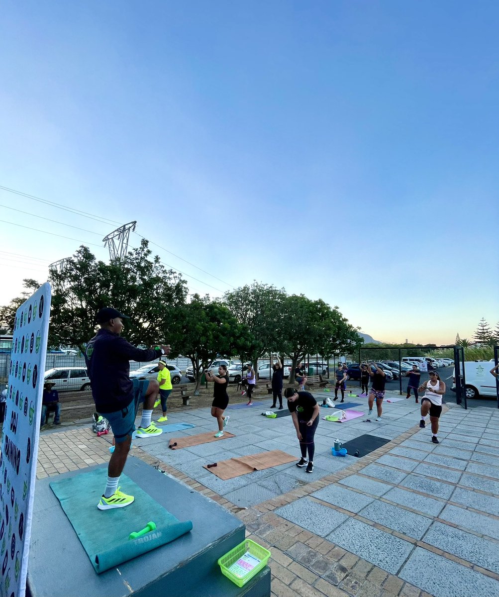 ddjtraining's tweet photo. Looking for the ultimate sweat session? DDJ Training has you covered!
Epic evening, powerful workout—well done, everyone ! 🔥💪 🏋🏻♀️🔥👏🏻🙌🏻💚
#DDJTraining #StrongerTogether #FeelTheBurn” https://t.co/pz65LdVznd