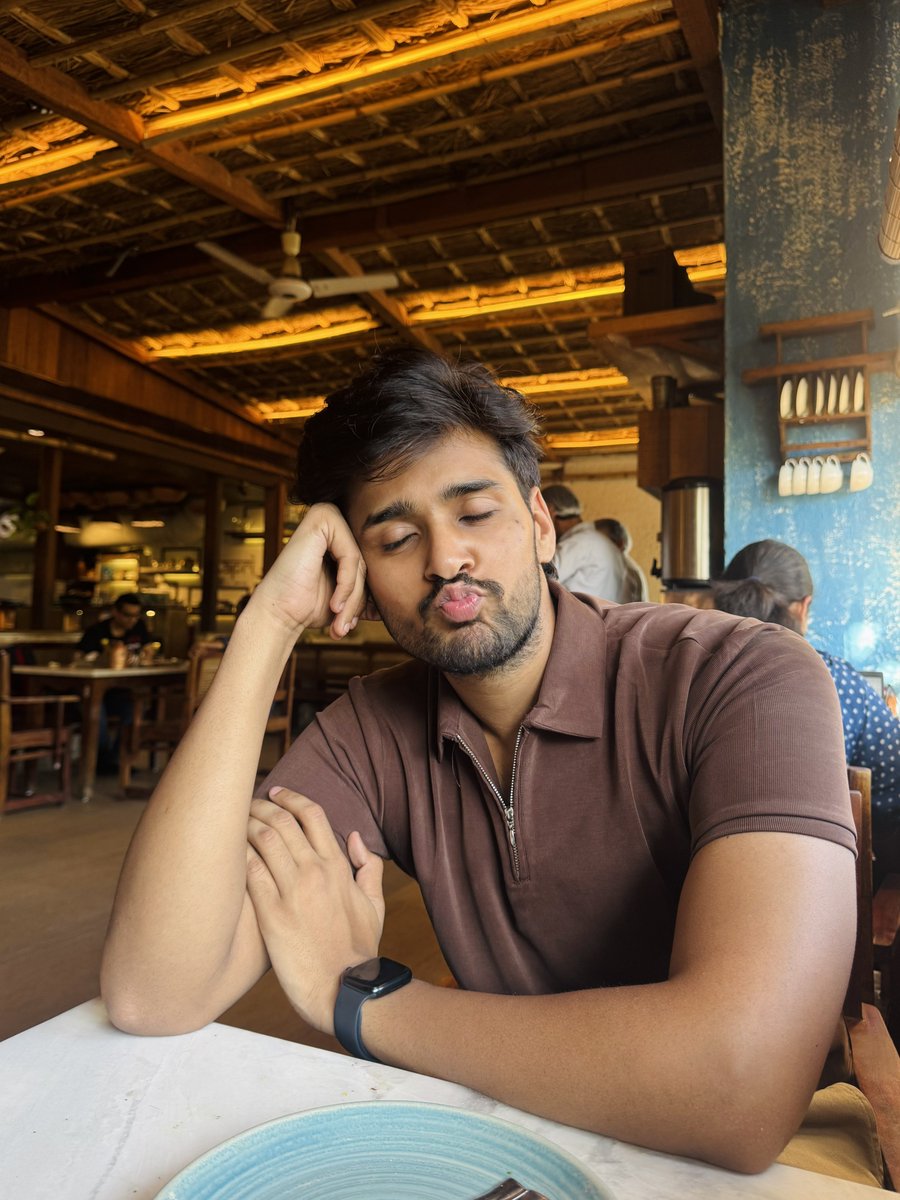 kadaipaneeeer's tweet photo. me &amp; my comfort food https://t.co/8tW3KVC1jQ