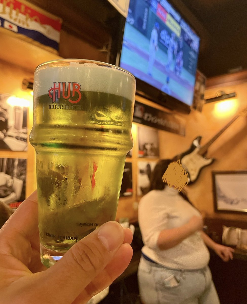 qHUuHbzCMc86448's tweet image. メジャーリーグ開幕戦ドジャース対カブスをHUBで観戦⚾️
大谷のホームラン激写ならず

グリーンビールなるものがあったので、しっかりトライ🍺

ブルーハワイで作ってました！

#MLBTokyoSeries 
#大谷翔平
#greenbeer