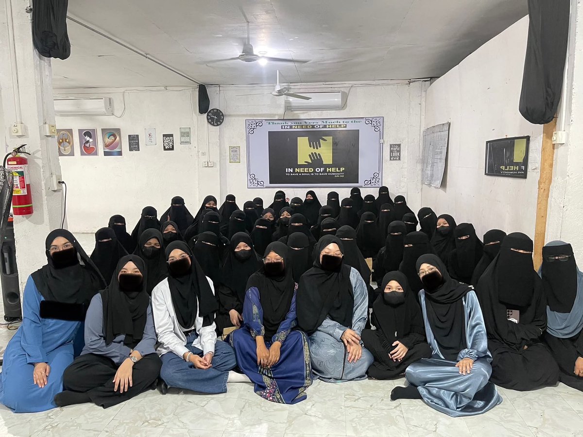 mayaaa__x's tweet photo. incredibly proud of each &amp; every one of u for making our charity event a success🎉 u all worked so hard, and its heartwarming to see our efforts come together.  grateful for all of u. wallah 

May Allah bless our friendship w/ endless barakah &amp; may he accept all our good deeds.🤲🏻 https://t.co/83xSMv9lBh