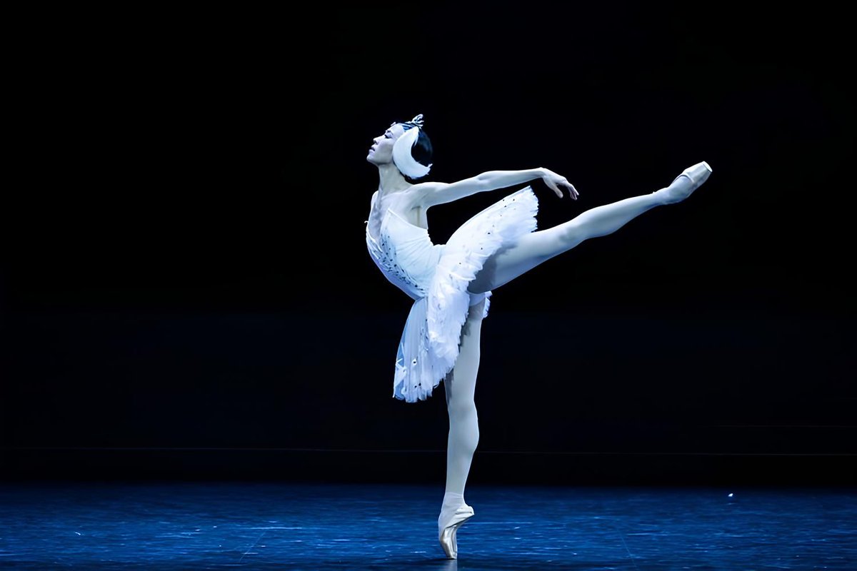 KoreaCenterFR's tweet image. #DanseClassique 🩰 Savez-vous que le ballet fait partie de la Hallyu ? Le 12 mars 2025, le média Les Échos publie l'article de Philippe Noisette, « De la K-pop à la danse classique, le grand écart de la Corée ». Découvrez un aperçu sur notre Instagram ! 👉🏻buff.ly/fBt72Wv