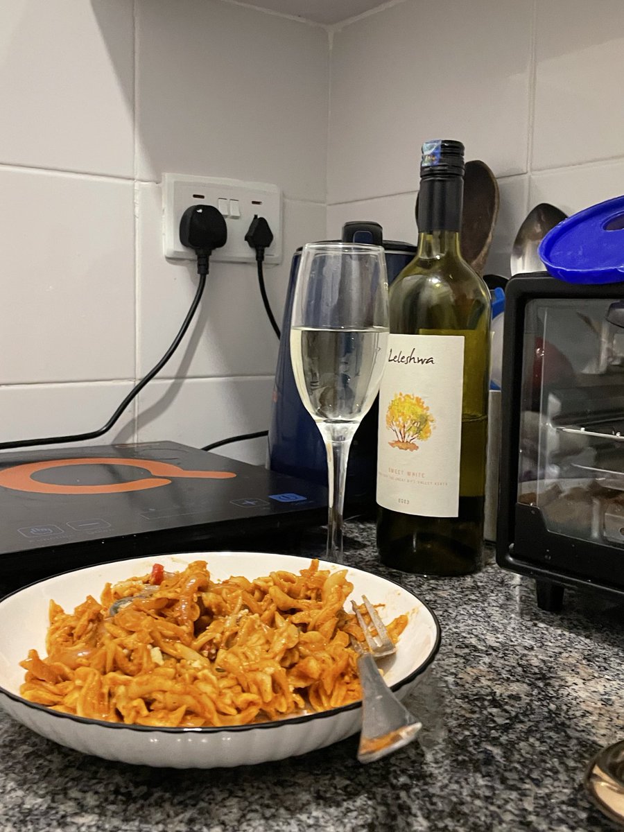 matthiasmunene's tweet photo. What I look like and what I cook i guess https://t.co/6HflDjgC3L
