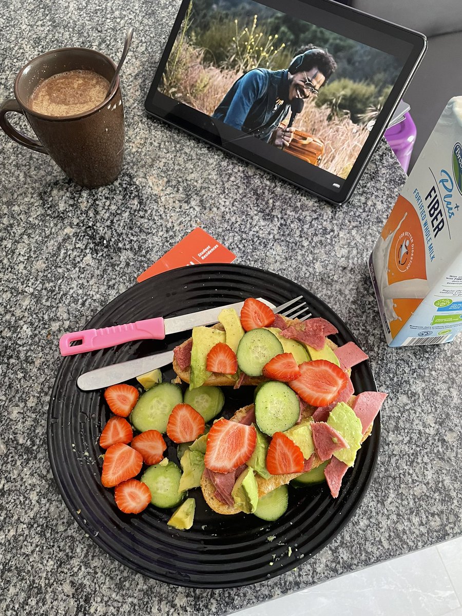 matthiasmunene's tweet photo. What I look like and what I cook i guess https://t.co/6HflDjgC3L