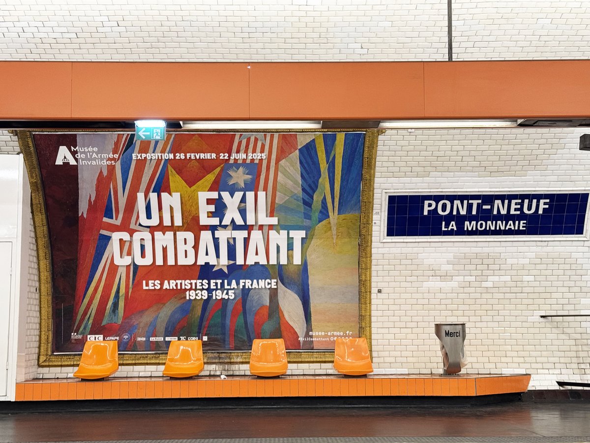 🎨 Des affiches dans le métro parisien pour l'exposition "Un exil combattant. 

Les artistes et la France 1939-1945" au @MuséeDeLArmée ! 

Soutenue par la SMLH, découvrez l’histoire des artistes en exil pendant la Seconde Guerre mondiale.
Jusqu’au 22 juin 2025 ! ✨🖼️ #Exposition