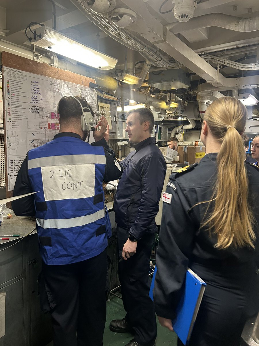 HMSPortland's tweet image. CBRNDC training doesn’t take a day off despite being in dry dock. @HMSPortland continues to train for floods, fires and casualties ensuring Ship’s Company are safe to handle any eventuality ⚓️ #HMSPortland #RoyalNavy