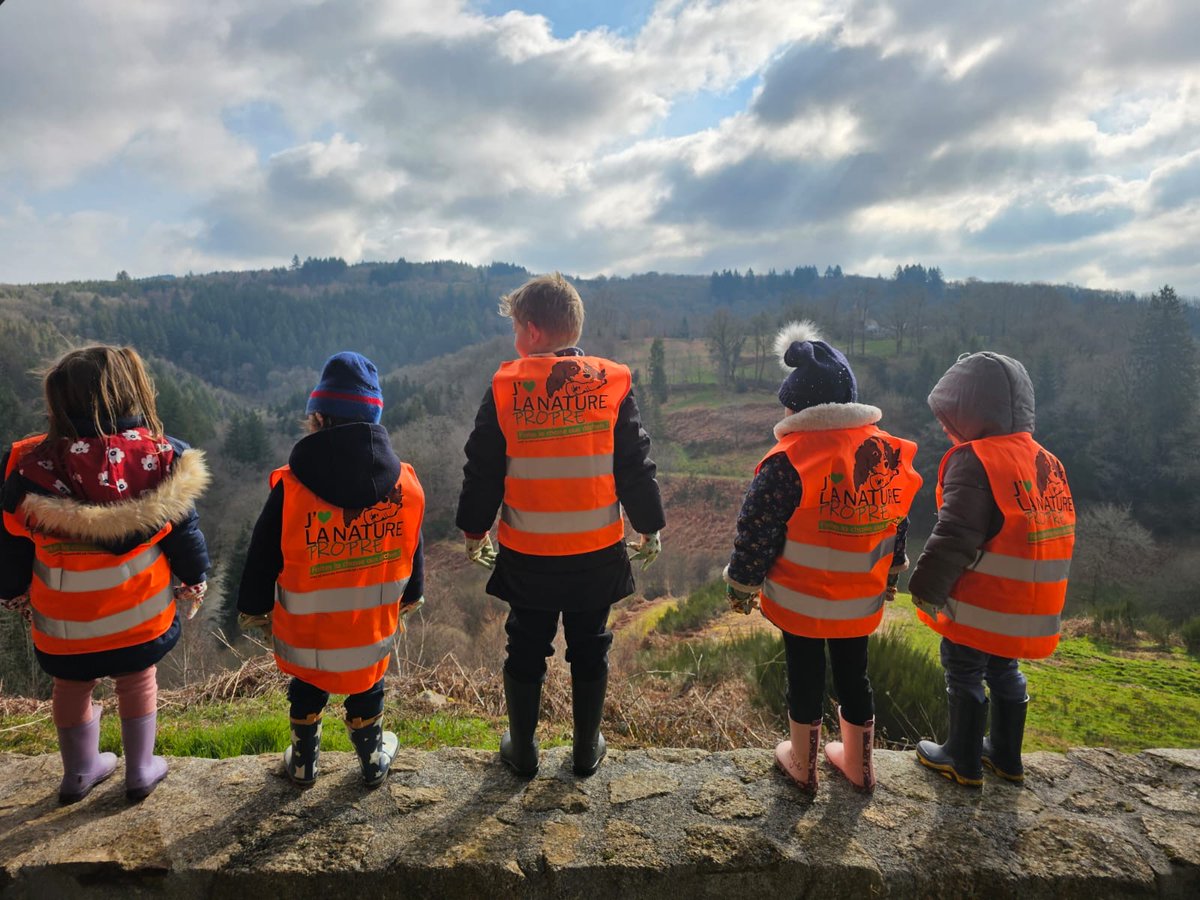 Du 14 au 16 mars, près de 150 000 personnes, se sont rassemblées dans les départements pour ramasser près de 17.000 m3 de déchets abandonnés dans la nature. À l’appel de la Fédération Nationale des Chasseurs, avec le soutien de l’ <a href="/OFBiodiversite/">Office français de la biodiversité</a> et de nombreux partenaires,