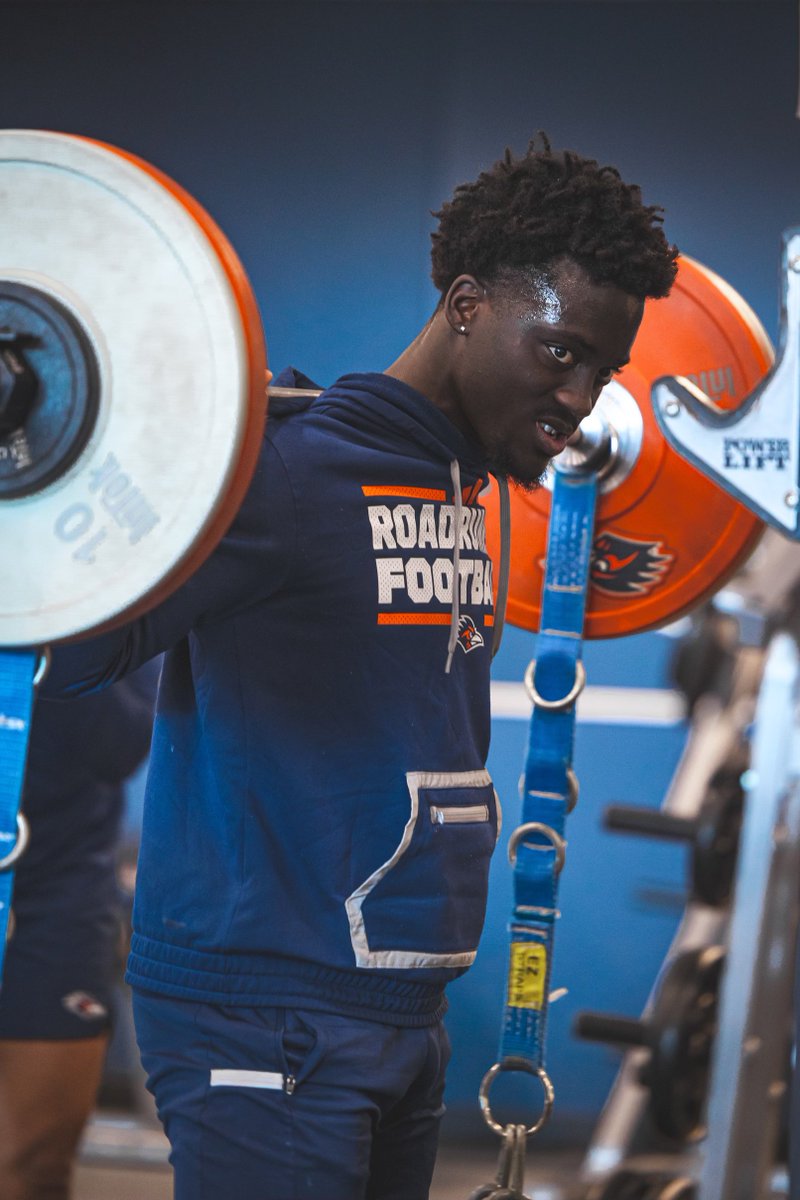 UTSAFTBL's tweet photo. One week out from our official start to Spring Ball and we can’t 𝒘𝒆𝒊𝒈𝒉𝒕 ! 🏋️

#210TriangleOfToughness https://t.co/RzeqjMTbBv
