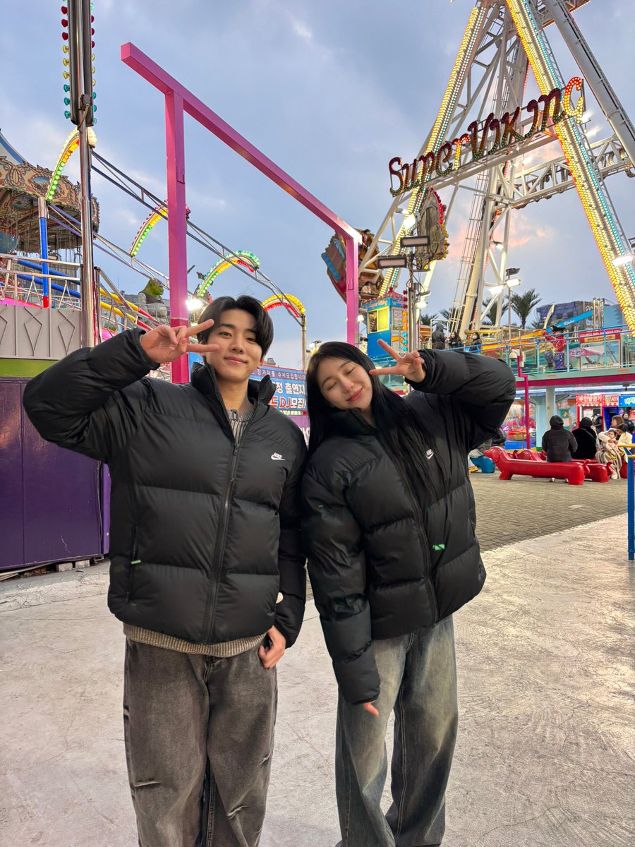 초콜렛카레김치보끔밥계란톡 재찬이 셀카...
이제야 드려요... 죄송해요 더 많이 드릴게요
#재찬 #DKZ