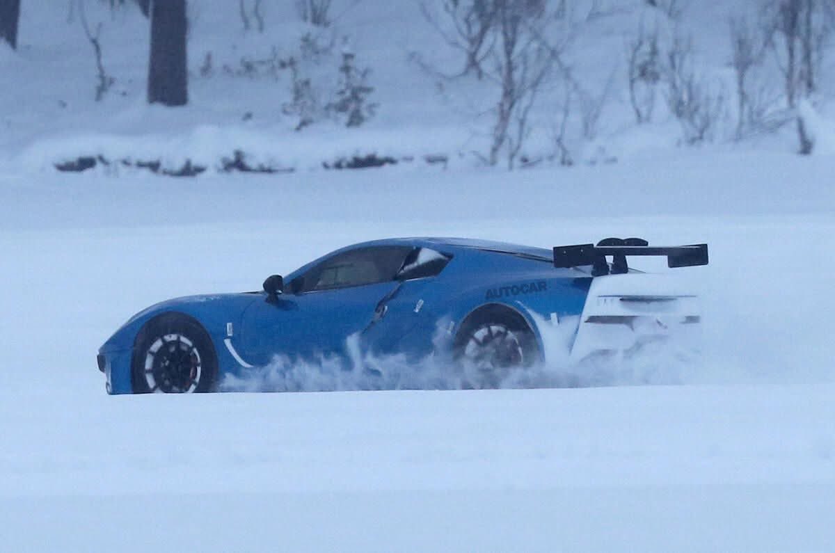 lerdvauto's tweet photo. 🚨 Alpine réalise actuellement des tests grand froid de son futur Coupé 2+2, ou pour mieux me faire comprendre, de sa future A310 100% électrique, qui viendra titiller la Porsche 911 à partir de 2028.

📸 @autocar 

#AlpineA310 https://t.co/Aciks9prBo