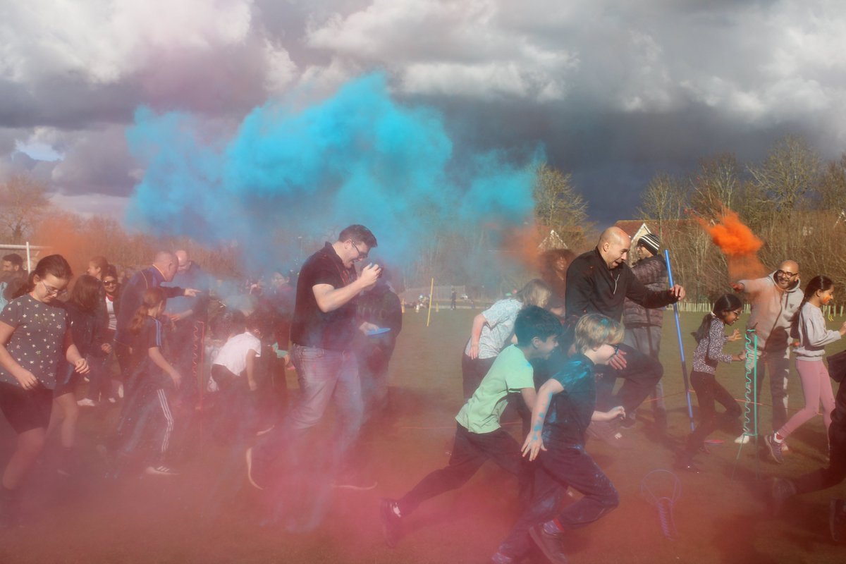 TheVinePrimary's tweet photo. Fantastic fun at the Holi Festival Colour Run #holifestivalofcolours #community https://t.co/g6Cbqrn4vA