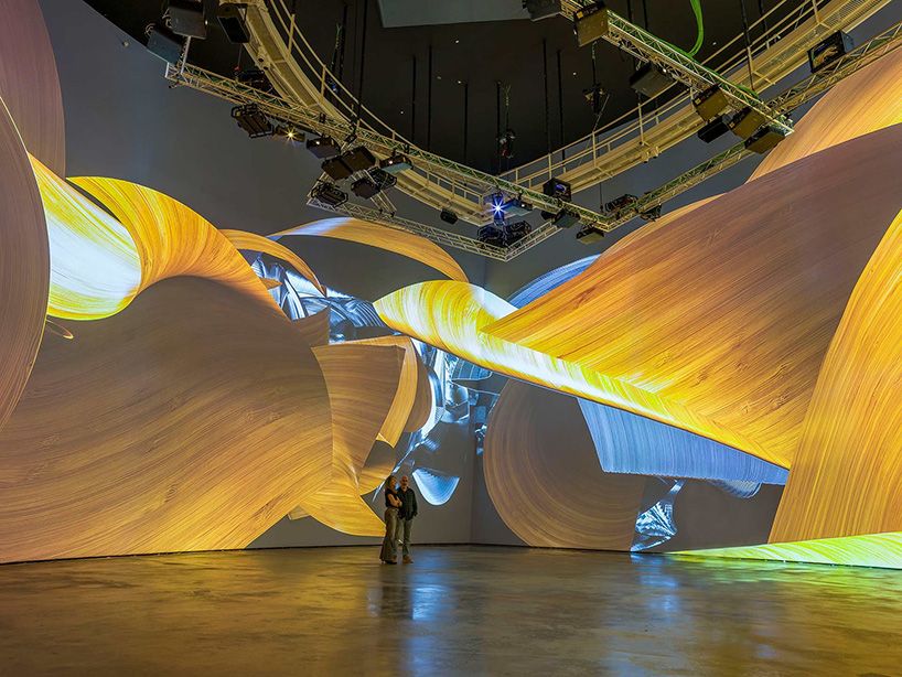 refik anadol (<a href="/refikanadol/">Refik Anadol</a>) turns frank gehry's forms into AI-generated landscapes at <a href="/MuseoGuggenheim/">Guggenheim Bilbao</a> designboom.com/art/refik-anad…