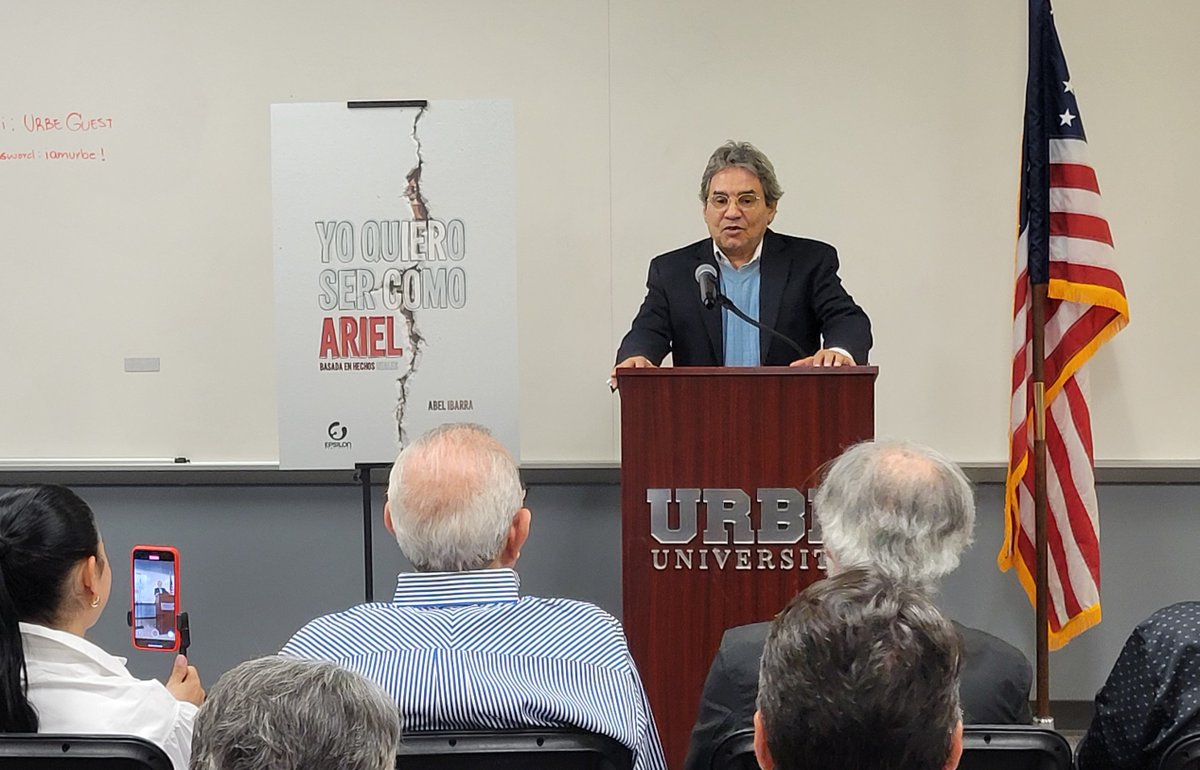 Abel Ibarra presentó su novela “Yo quiero ser como Ariel” / acentonews.com/libros/abel-ib…