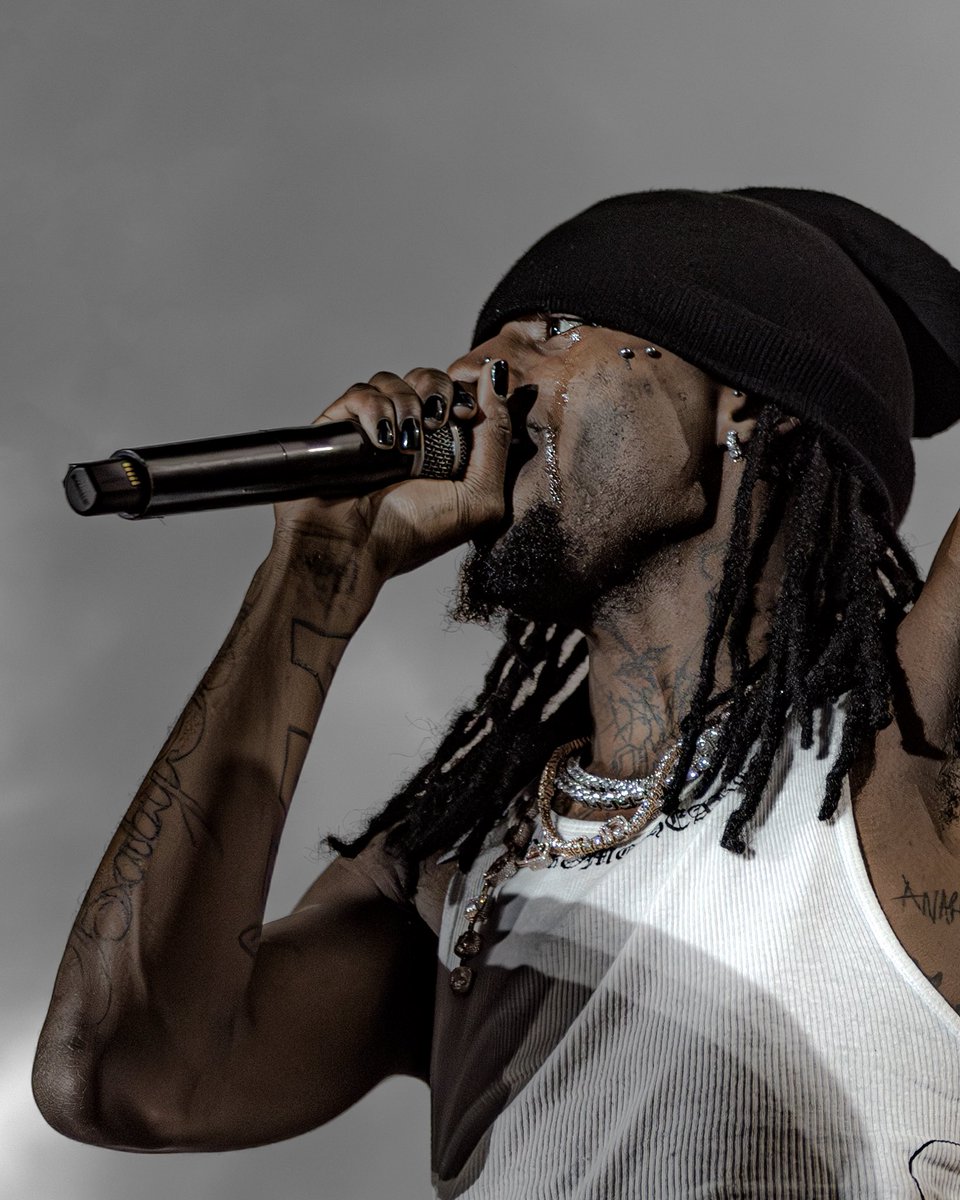 cactuskish's tweet image. This photo of Playboi Carti crying has been shared a lot without credit on this platform—just to clarify, I’m the photographer behind the shot 📸