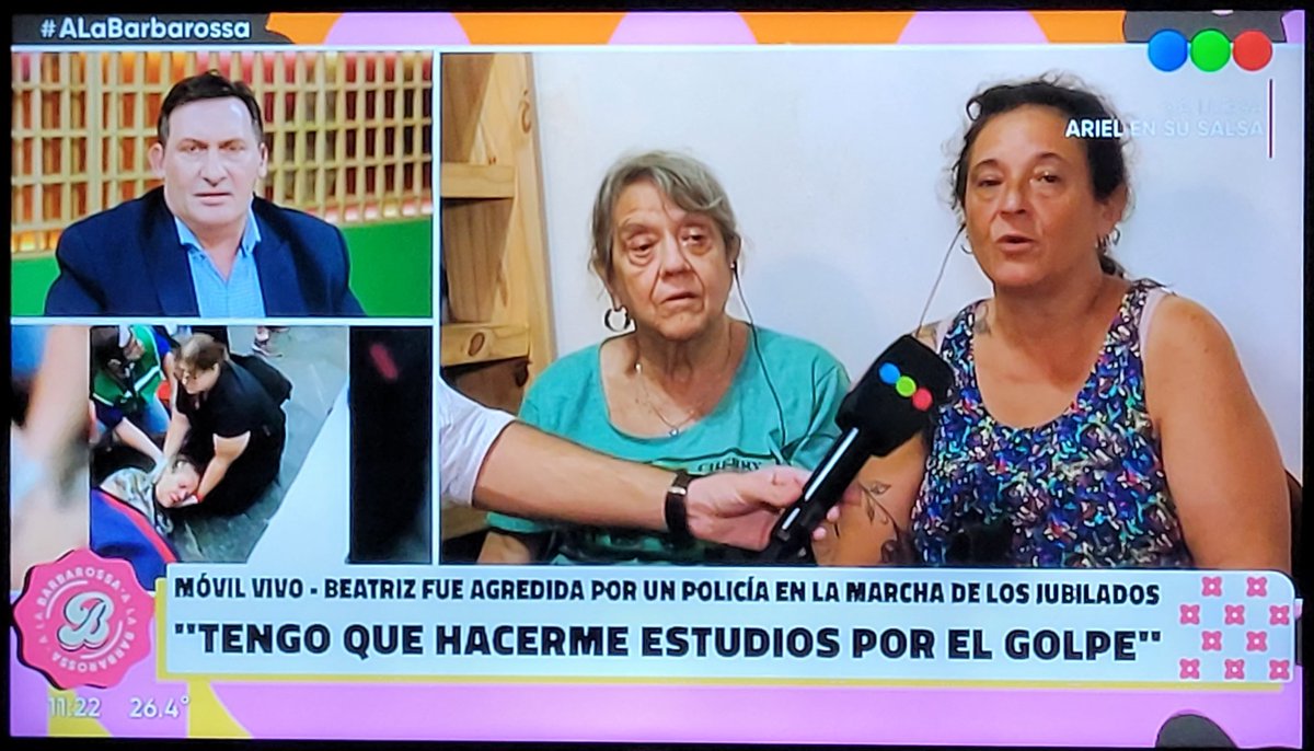 HumanRhesus's tweet photo. Soberbias la abuela bastonera y la hija. Para ellas no hay justicia. Justicia sería que no agreda nadie y que se respete las normas de no cortar el paso.
La hija una inconsciente peor que la madre. #AlaBarbarossa
#Passos arengando como buena kuka.
No soy troll soy ciudadana. https://t.co/bj8Dm6liGO