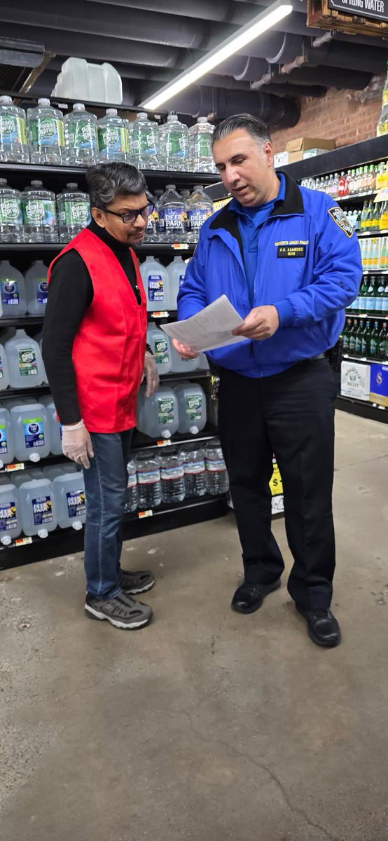 Last week, our Domestic Violence Unit and Crime Prevention Officer conducted an outreach in Red Hook, providing support and resources to the community. For more information, please contact our Domestic Violence unit at 718-834-3204.🚨