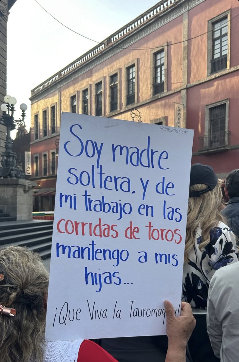 criistiinaglz's tweet photo. Un país donde la tasa de desempleo es altísima, mala paga y madres solteras, en lugar de apoyar…. 

@Congreso_CdMex https://t.co/24sbOh6zFi