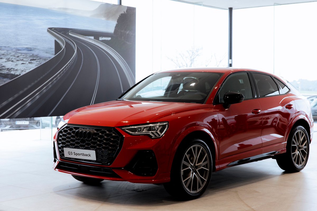 #inAUDIta my music, #inAUDIta yo. 
Eclipses= cambios. Cambio 1: 🚘 gràcies Movento SARSA i tot l’equip!❤️🎶 #atocarelpianodondeyoquiera