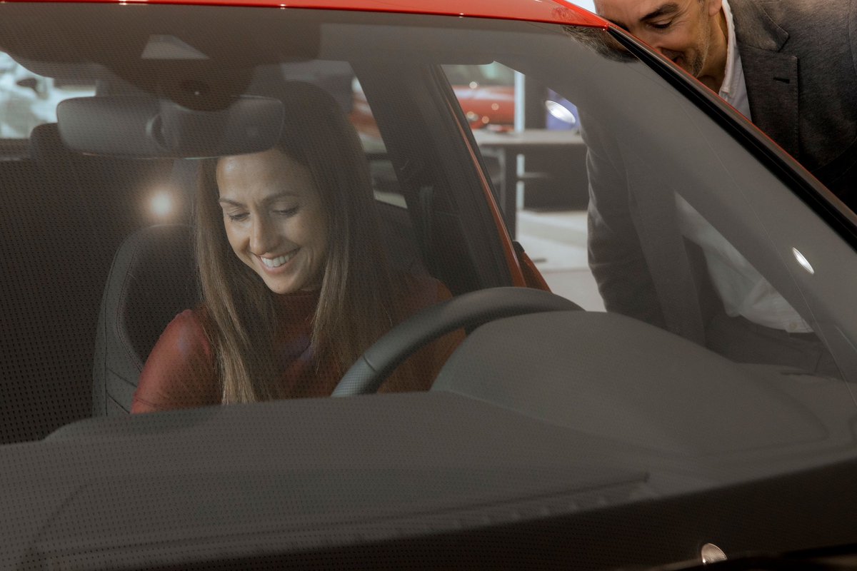 laurandrespiano's tweet photo. #inAUDIta my music, #inAUDIta yo. 
Eclipses= cambios. Cambio 1: 🚘 gràcies Movento SARSA i tot l’equip!❤️🎶 #atocarelpianodondeyoquiera https://t.co/MfORBlo7AP