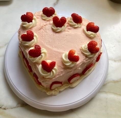 heart_jpg's tweet photo. heart cakes https://t.co/aYjBTSLzDK