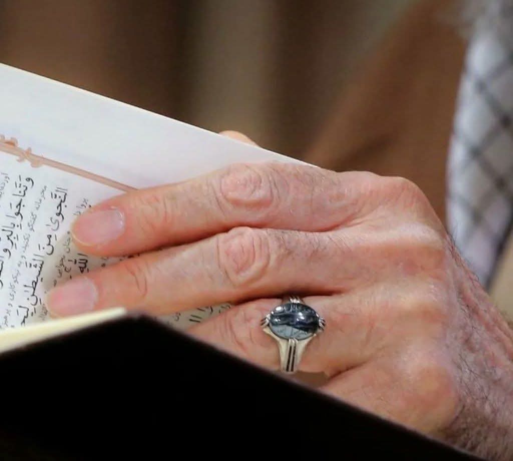 *نحن مقبلون على أحداث يتزلزل  منها ناقص الايمان و قاصر الوعي و من لا يعد نفسه سيخسر ..  يجب أن نهيء أنفسنا لنكون في مستوى عالي من الفهم و الوعي و البصيرة "*

*سـماحة السيد القائد عَلي الخـامنئي " دام ظلّه*