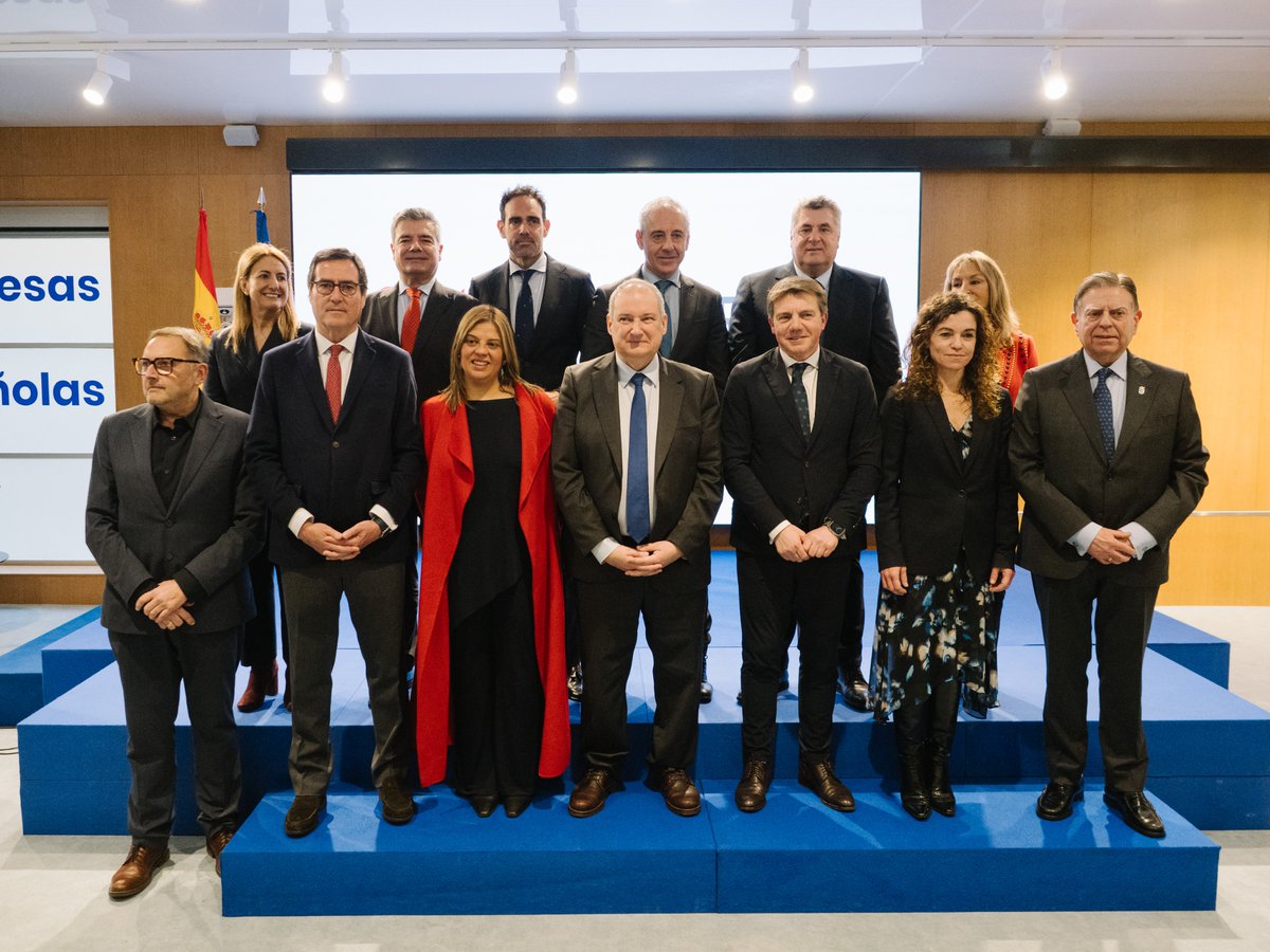 🍽Como decía mi buen amigo, José Luis Yzuel, la #hostelería es el sector de la felicidad y hoy la han repartido en la sede de CEOE

Siempre agradecido a Yzuel por su trabajo al frente de <a href="/CEHEhosteleria/">Hostelería de España</a>, te recordaremos, y mi mano tendida al nuevo presidente <a href="/josealmeida20_/">Jose Almeida</a>🥂