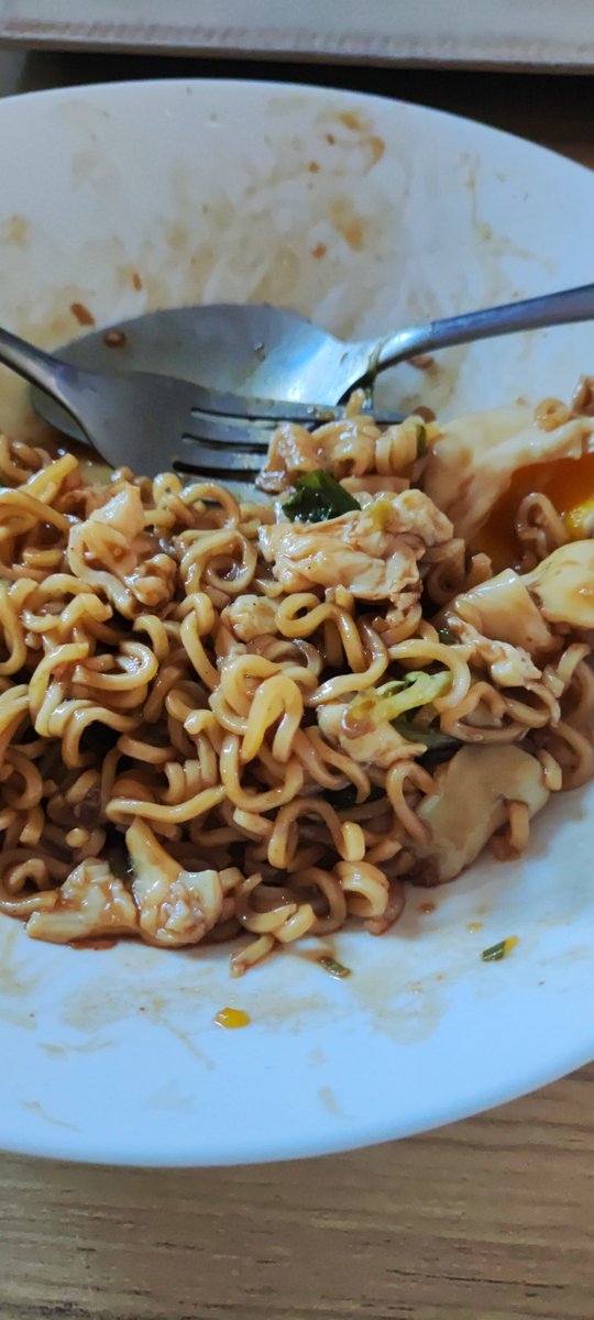 aspiringubur2's tweet photo. Idk who needs this #KaburAjaDulu tips but Koka's spicy stir fried noodles (39p) + Bovril (£1 for like 6 or 7 cups) = Indomie goreng https://t.co/ehIlLjPts1