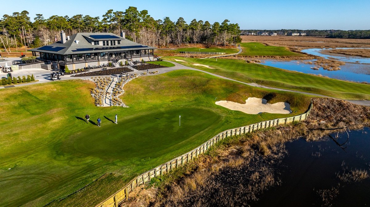 golfmaster's tweet photo. A beautiful day on tap here on the Grand Strand today...Good Morning from Arnold Palmers Rivers Edge Golf Club. #OnTheGreen #MyrtleBeachGolf #RiversEdge
📸 = GTS https://t.co/NmPD6bgoeS