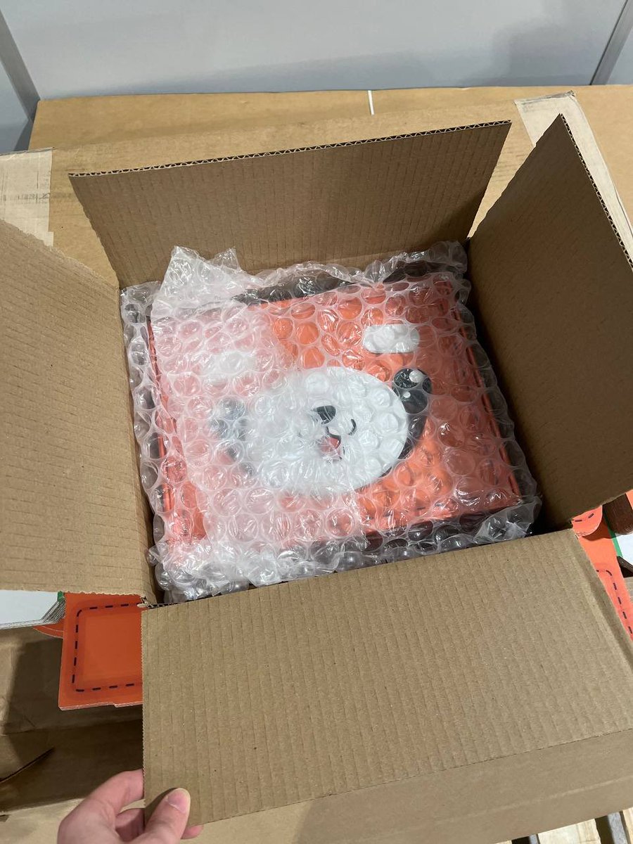 The teaser of <a href="/ThePlooshies/">The Plooshies</a> DYLI MYSTERY BOX is so good...

WEN WEN WEN