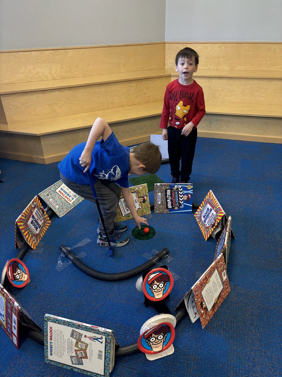 MrsHusstege's tweet image. Kindergarten takes their first ever turn at our #LibraryMiniGolf course @LincolnWPS ⛳️