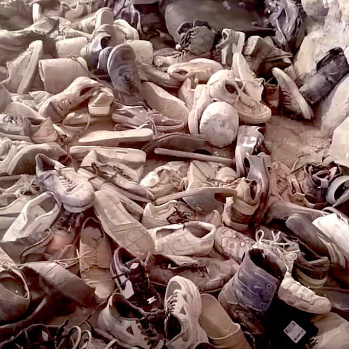 dejoselapiz's tweet image. Órale, aquí les traigo otro puño de zapatos a los #bots de @ClaudioXGG para que gasten otros 20 millones de pesos con su #NarcoExPresidenteAMLO 
Ajua, a gastar su dinero pendejos, lo que ya no van a recuperar porque el #PRIANDEJOS no va a regresar.