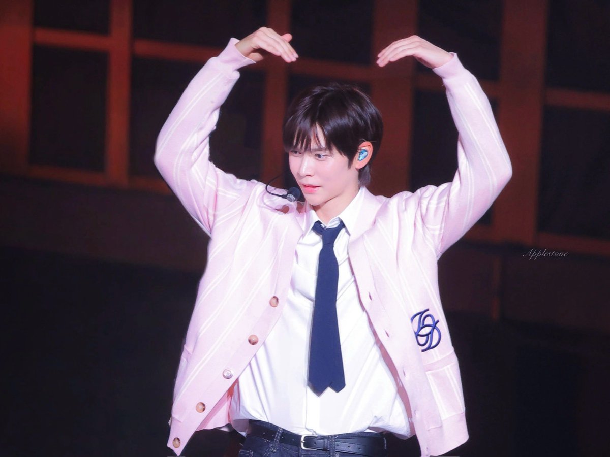 Applestone_u1u's tweet photo. ˗ˏˋ🜲ˎˊ˗
          ʕ◍´• ᴥ •`◍ʔ
           ଘづ🎂どଓ

생일 축하해요！🎉
pink stone💖🪨

#생일을맞은_은석씨의_모오습 
#24thSongsOfEunseok ​​​
#RIIZE #라이즈 #ライズ
#EUNSEOK #은석 #ウンソク https://t.co/8NE2wjdHSA