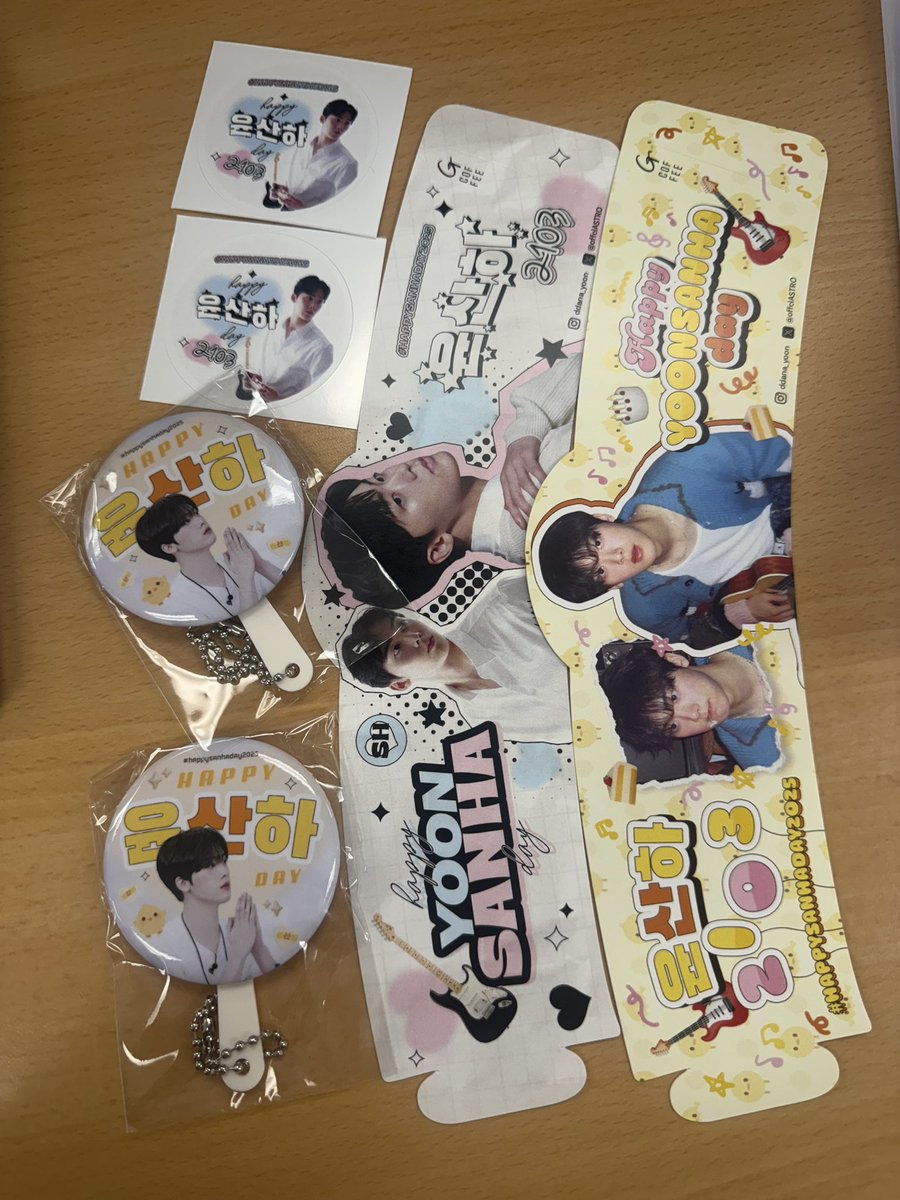 อิอิ ในที่สุดดดดด 
แอดมินร้านบอก Grab เปิด 16:30น. 
จิบ้าาาาา เกือบไม่ทันแร้ววว 

#HAPPYSANHADAY

#윤산하 #yoonsanha #HAPPYSANHADAY #아스트로 #ASTRO