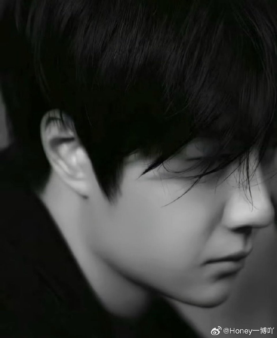 702universe2's tweet image. ((🍉ลือ)) แตงฉ่ำมากช่วงนี้ 

• 28-29 Mar : อุ่นเครื่องแข่งรถ หนิงปัว 🏎️

• 31 Mar : AMIRI , LA 🛫

• May : One and Only รีรันฉาย May Day 🎞️

• May : งานประกาศรางวัลฮวาเปี่ยว, ชิงเต่า 

• Aug : คอนเดี่ยว 🎤 

• 19-21 Sep : แข่งรถ จูไห่ 🏎️