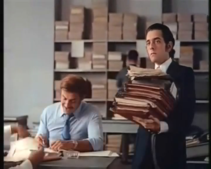 Además de capocomico, Gasalla fue un gran actor y su papel en La Tregua ya lo demostraba. Brillo en el teatro, TV y cine, todo formato le iba bien. Una pérdida irreparable.