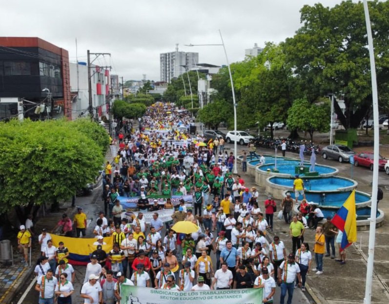 En #Barrancabermeja nos movilizamos para defender las reformas que favorecen a pueblo