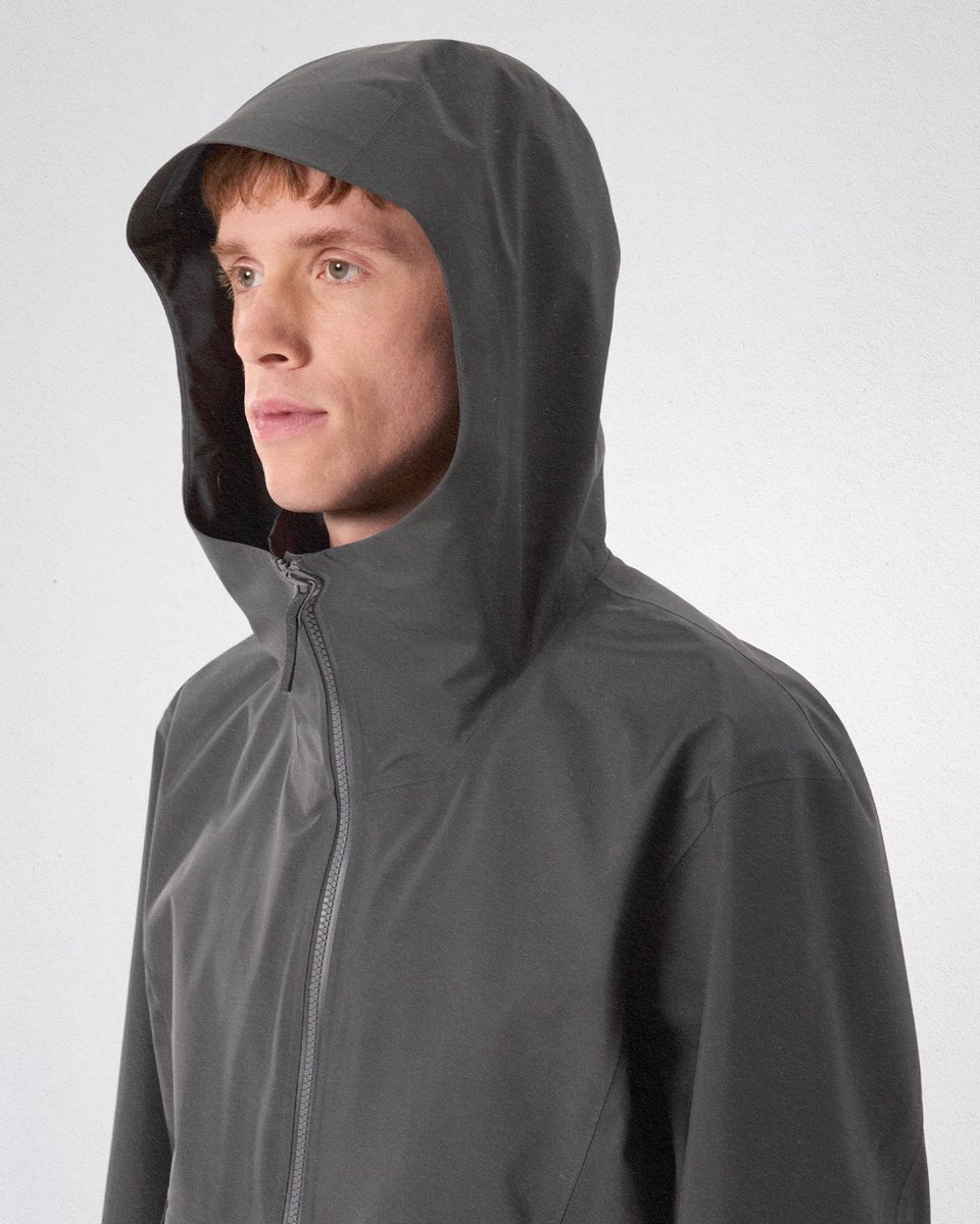 The concept of Veilance is actually remarkably simple. State of the art extreme weather performance elements applied to classic menswear silhouettes. Veilance is available online at Bodega - bdgastore.com/collections/ve… - #veilance #bodega
