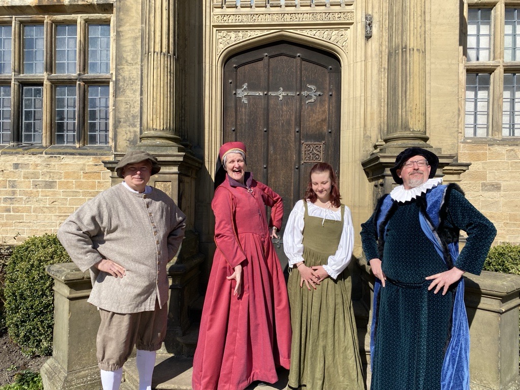 HLLancashire's tweet image. 🎭"But, soft! what light through yonder window breaks? It is the east, and Juliet is the sun."
Well the sun certainly came out for day 2 of our Shakespeare #HLLSpecialEvent #GawthorpeHall @LancsMuseums. What a glorious day!