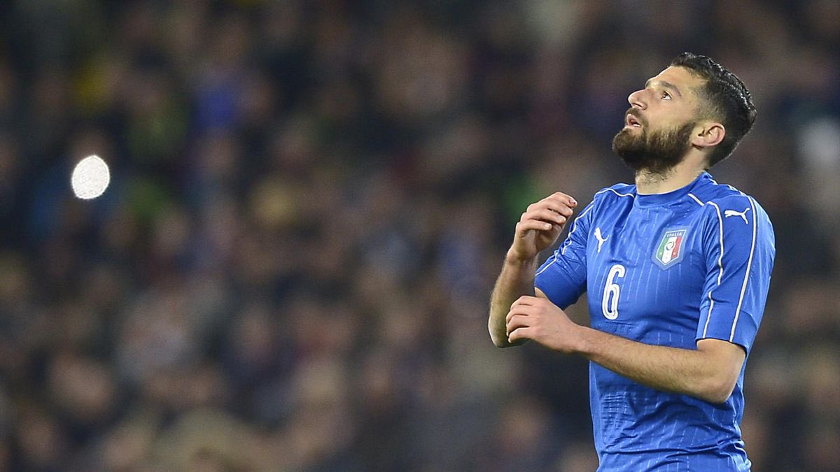 FBiasin's tweet photo. Antonio Candreva, 38 anni, si ritira: “Grazie calcio”.

677 presenze, 99 gol, 122 assist.

Una bellezza di calciatore. https://t.co/PWXpI9NI6v