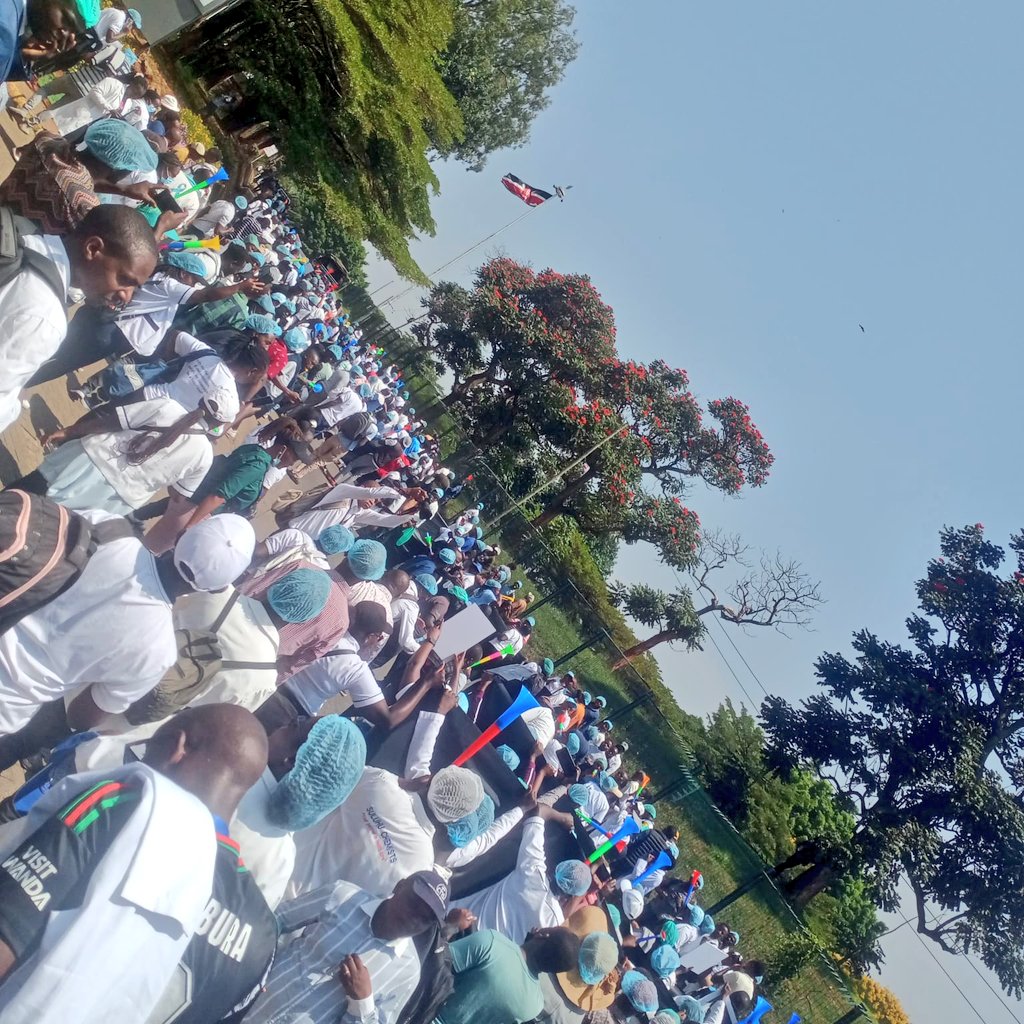 uhckenya254's tweet photo. Today's Maandamano.

#Absorb8571UHCStaff 

NEXT WEEK, same place same venue.

We are calling out the MAFYA Hs cartels to quickly absorb us to PNP terms and Pay our due GRATUITY.

Even if it takes the whole year for the budget to be availed, 

No PNP No work
No GRATUITY No work https://t.co/VSBi6jA2Wp