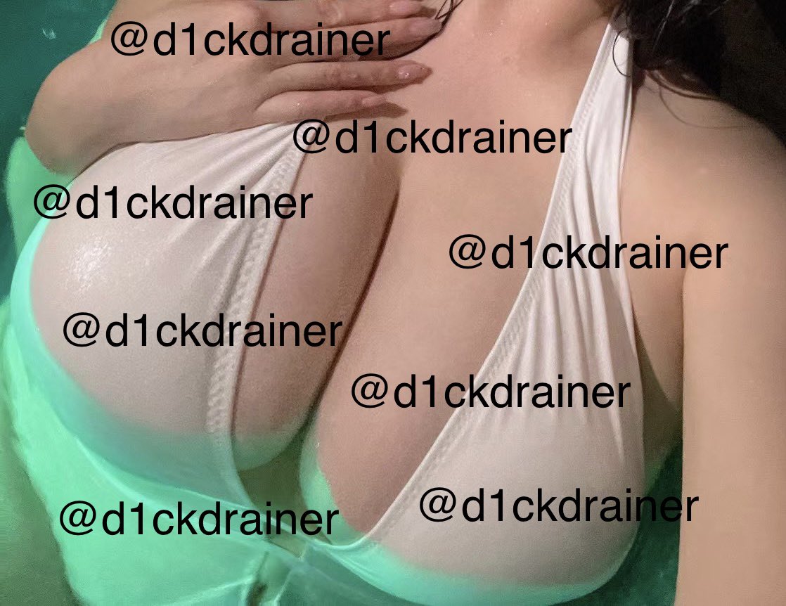 여름이 너무 더워서 싫기도 하지만 이렇게 대놓고 노출해서 시선ㄱㄱ 당하는 별미도 있어서 기다려져요.. 저를 위해 며칠동안 아들들과 친구들이 쌓아온 ㅈ액이 뿌려지고 채워질때 행복하고 사랑받는게 느껴져요❤️ 남편이랑 마지막이 언젠지는 필요없어요..🤭
#섹트 #아줌마 #유부녀 #여군 #일탈 #디엠