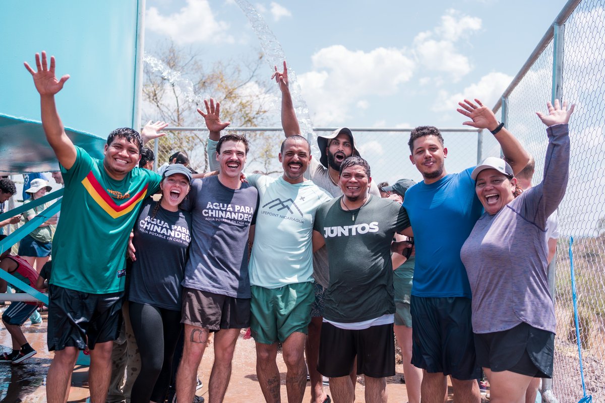 Amigos for Christ tweet media