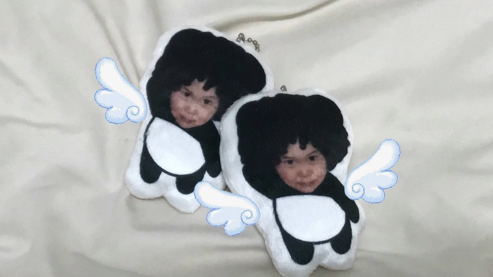 은석이 생일을 축하하며 #RT 추첨 한분께 
폭탄판다쿠션키링을 보내드립니다🪽...

은석아생일추카해ㅐ♡